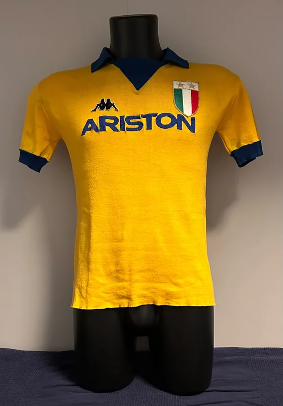 Maglia gialla della Juventus indossata da Zbigniew Boniek nella stagione 1984–85