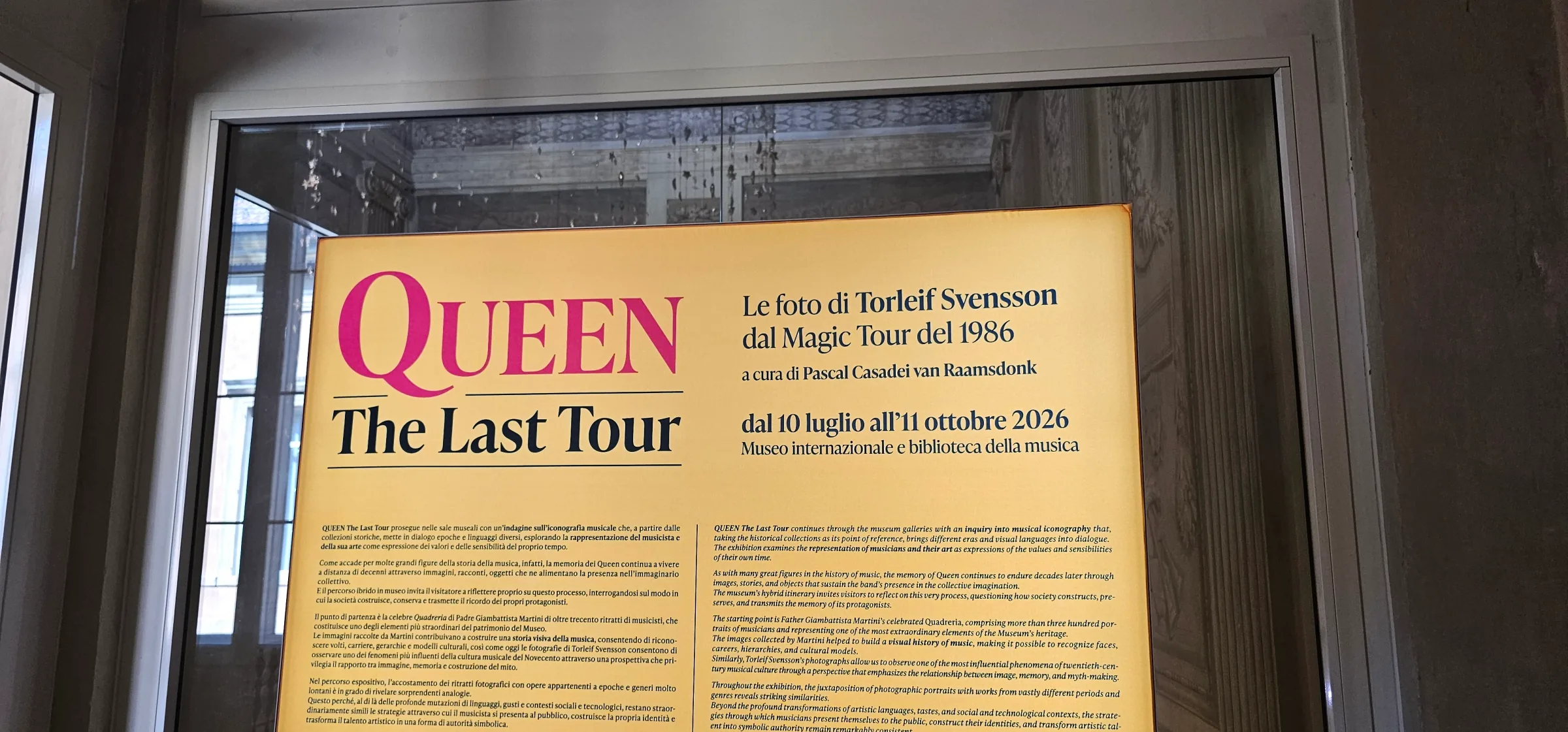 Dettaglio del poster di Queen The Last Tour – Le foto di Torleif Svensson dal Magic Tour del 1986, a cura di Pascal Casadei van Raamsdonk, al Museo internazionale e biblioteca della musica di Bologna.